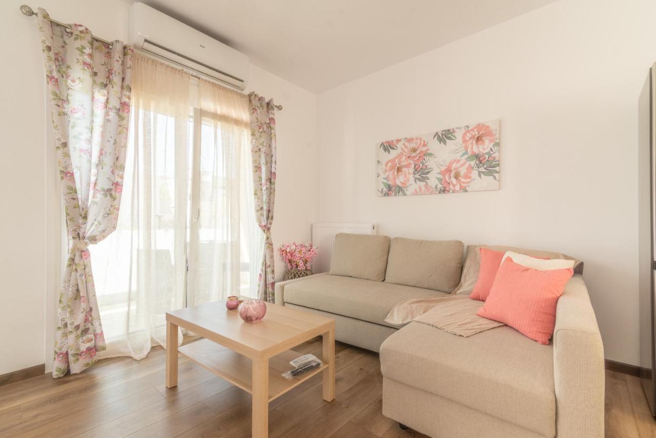Sophia'S Comfortable Home With A Private Backyard Gazi المظهر الخارجي الصورة